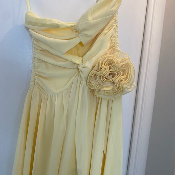 Yellow maxi dress. Brand new with tag. - Picture 2 of 4